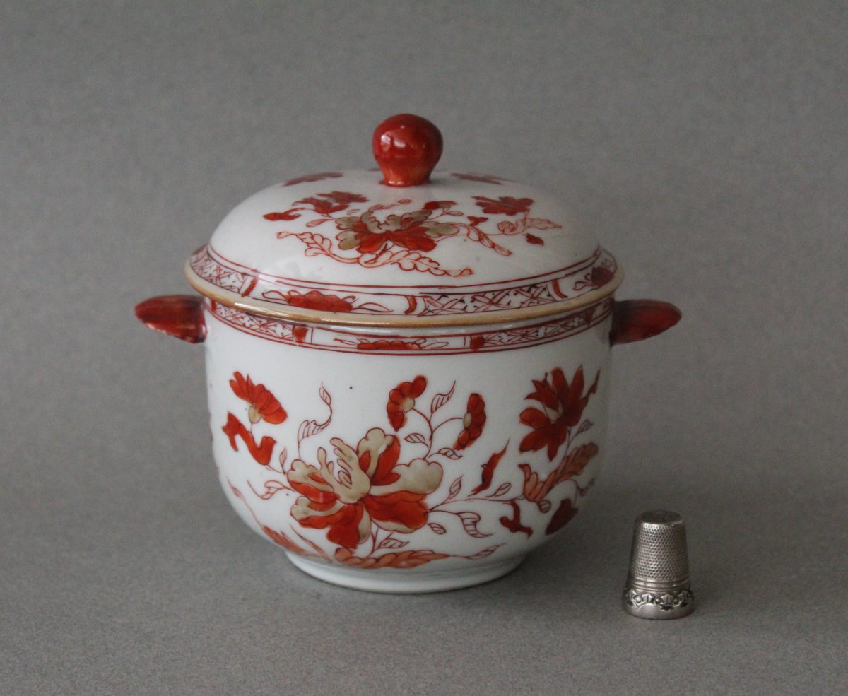 China: Small Covered Porcelain Pot Qianlong Period C 1750
