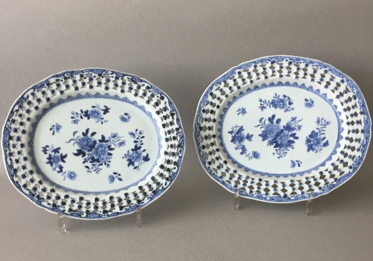 China : Pair Of Blue And White Oval Dishes Qianlong Circa 1780