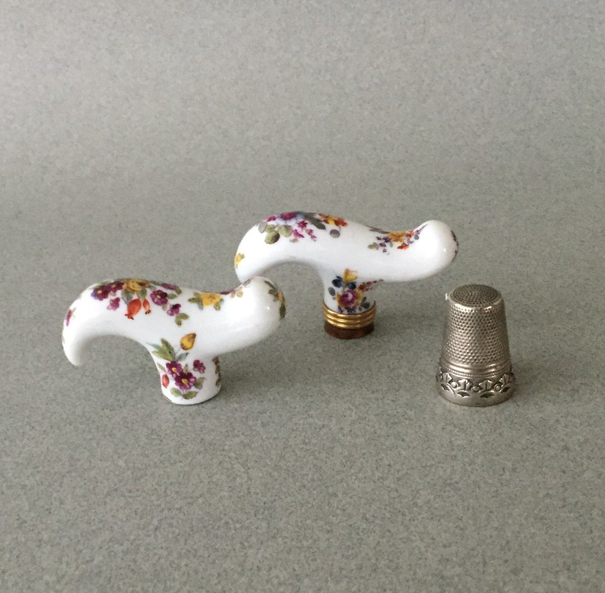 Proantic Allemagne 2 Pommeaux de cannes en porcelaine 19ème