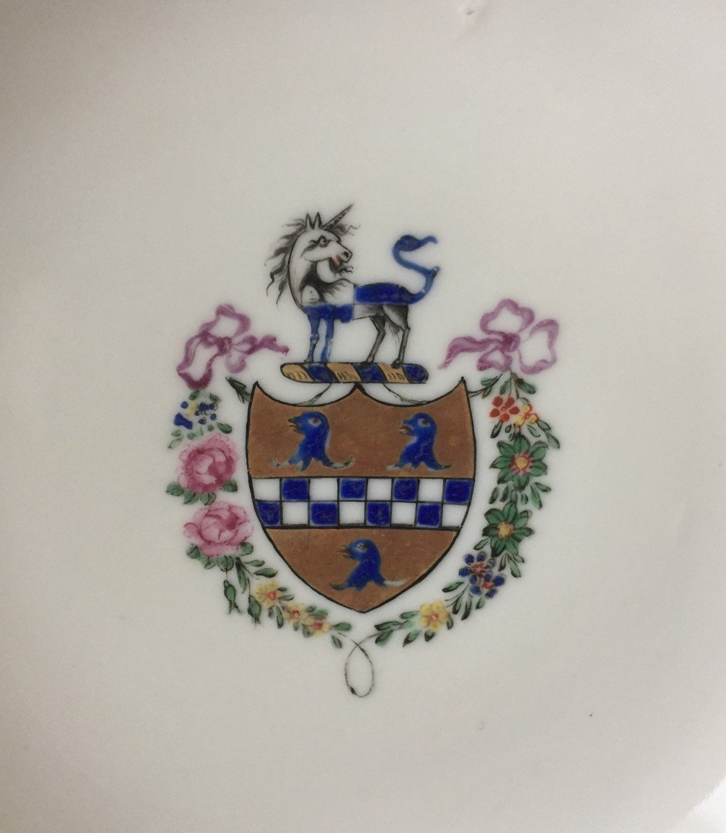China: 18th Century  Armorial Saucer Dish-photo-2