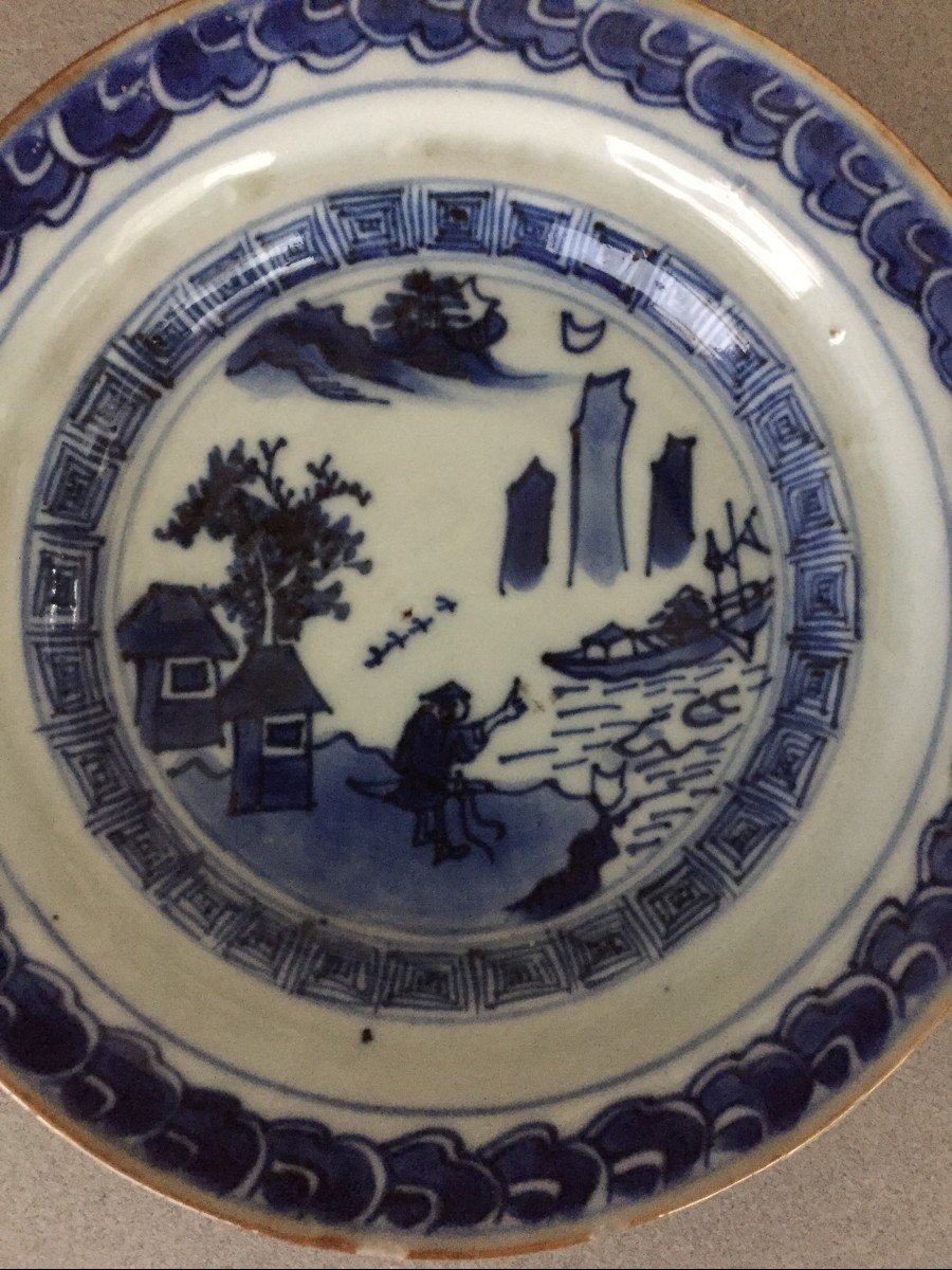Chine: Petite assiette en porcelaine Bleu/blanc 17ème-photo-2