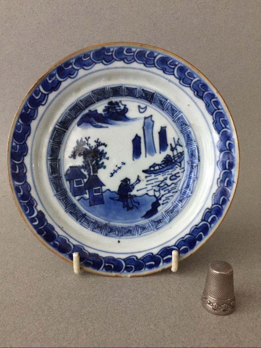 Chine: Petite assiette en porcelaine Bleu/blanc 17ème