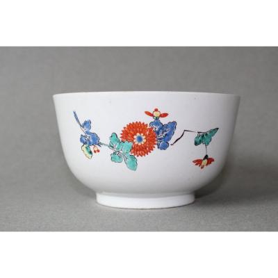 Chantilly: Soft Paste Porcelain Bowl With Khakiemon Decor. Around 1735 - 1740