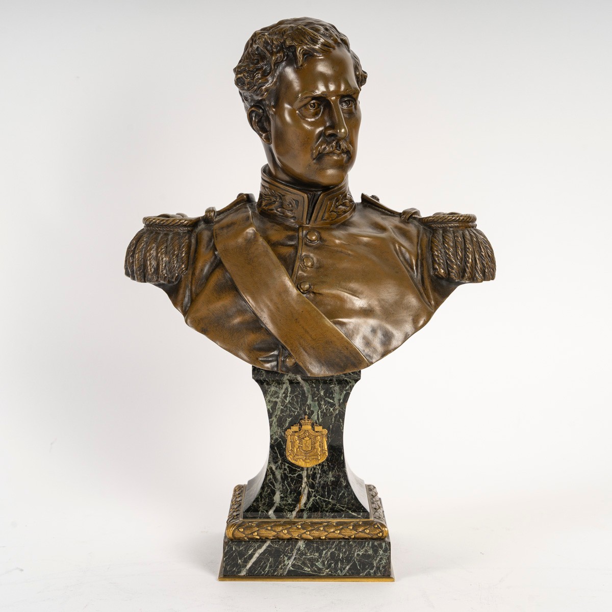  buste bronze Albert 1er en Hermès, vers 1900.