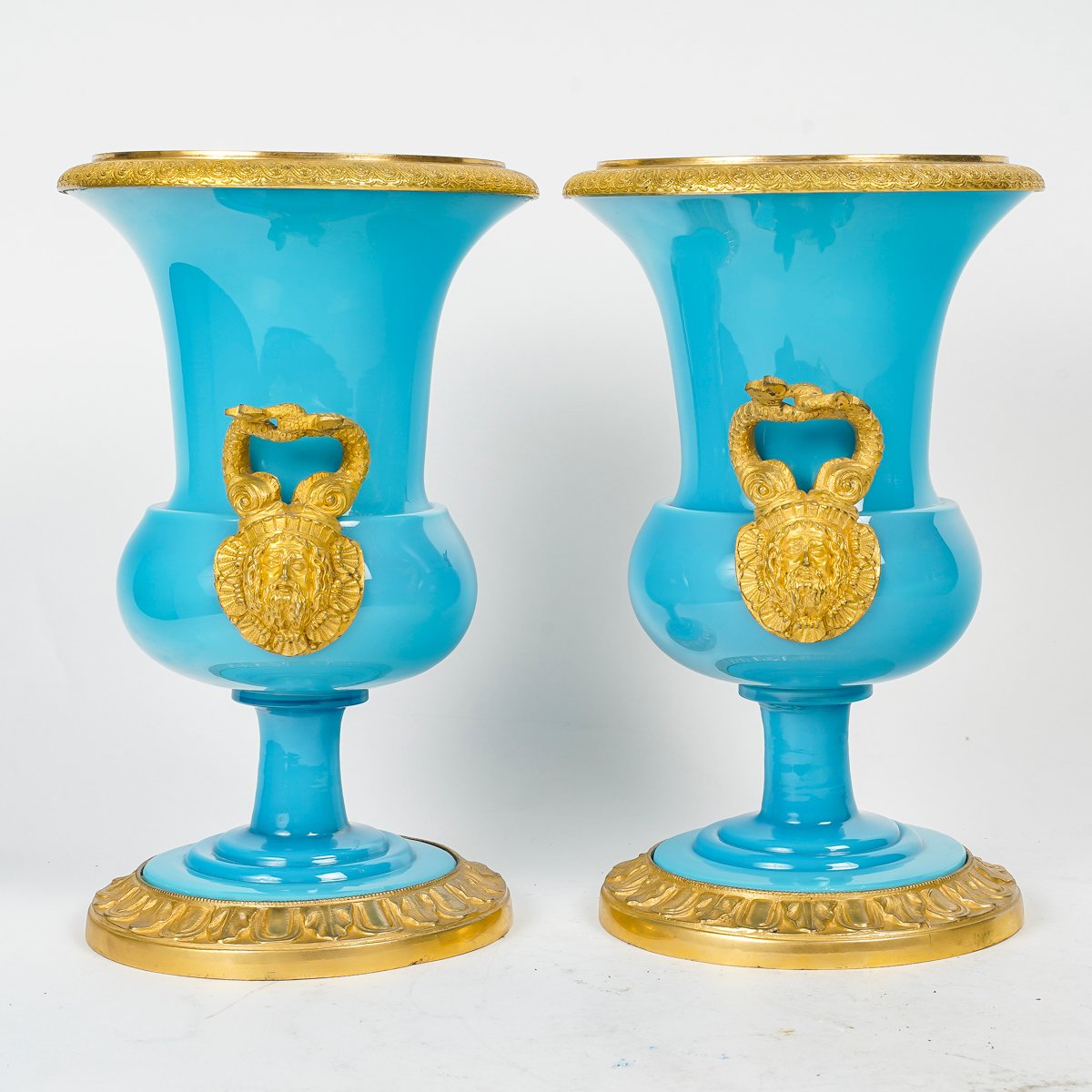 RUSSIE : Paires vases opaline bleue, début 19e siècle.-photo-3