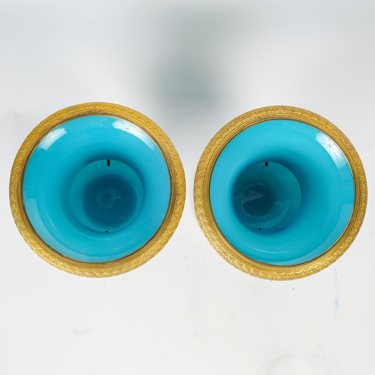 RUSSIE : Paires vases opaline bleue, début 19e siècle.-photo-1