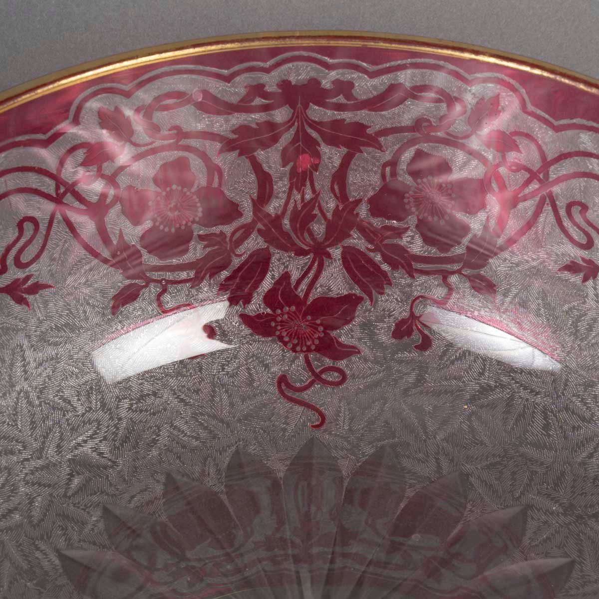 BACCARAT &ndash; Coupe en cristal multicouche rose grav&eacute;e , d&eacute;cor floral &ndash; XIXe si&egrave;cle-photo-4