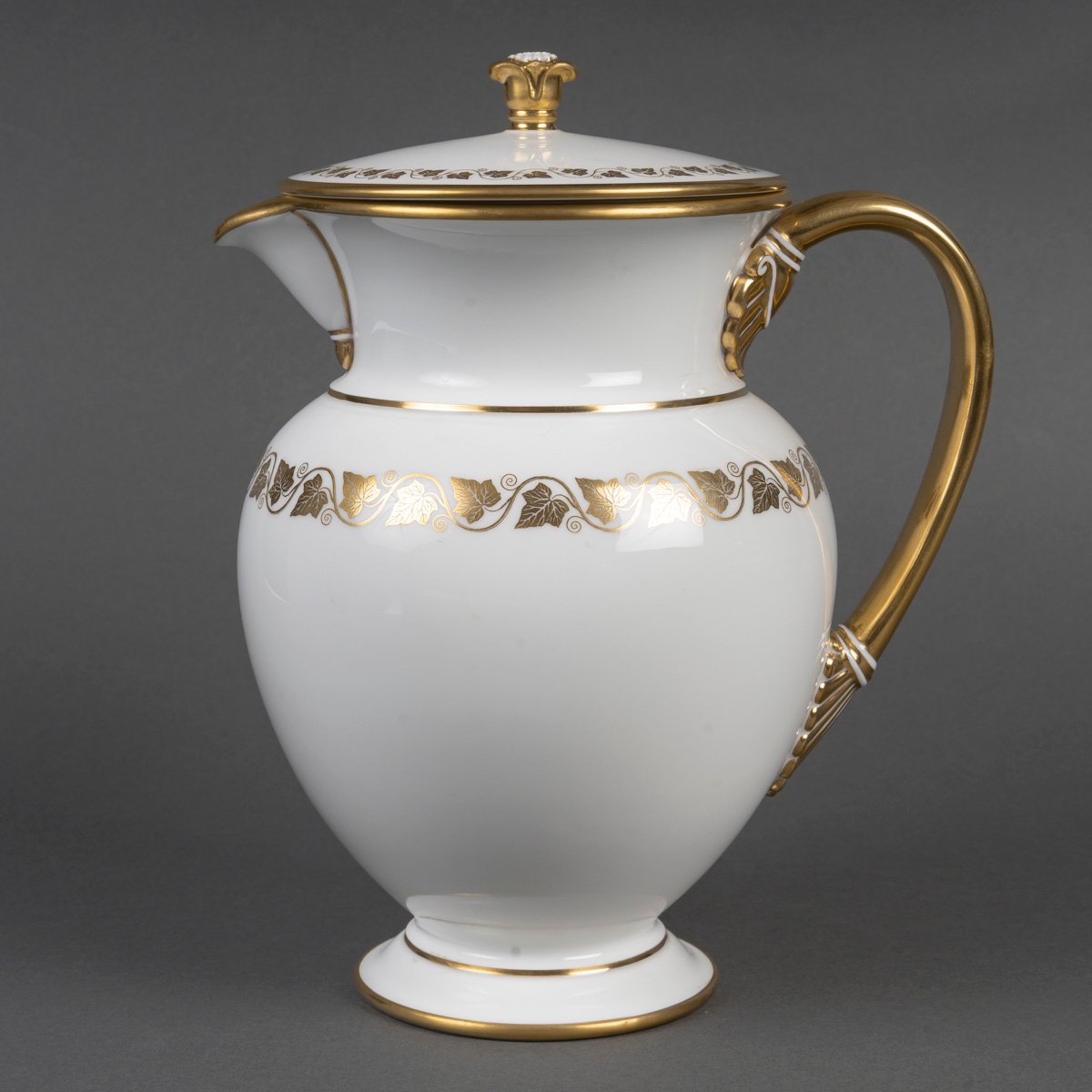 Pot à décoction de la manufacture Royale de Sèvres, daté 1847-photo-2