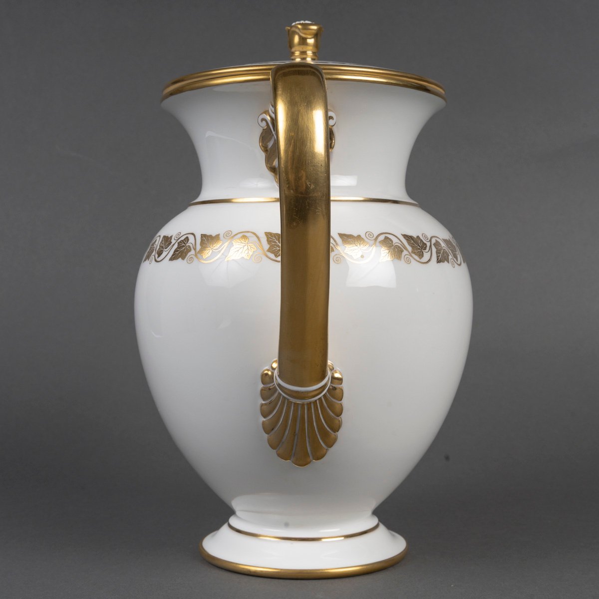 Pot à décoction de la manufacture Royale de Sèvres, daté 1847-photo-4