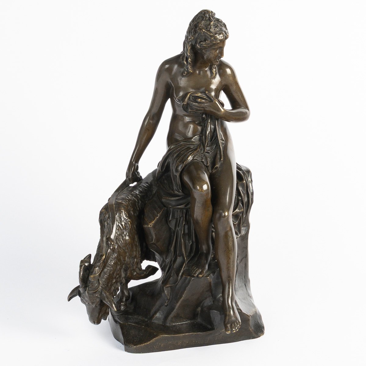 Pierre Julien (1731‑1804) – "Amalthée et la chèvre de Jupiter" pour Marie-Antoinette-photo-2