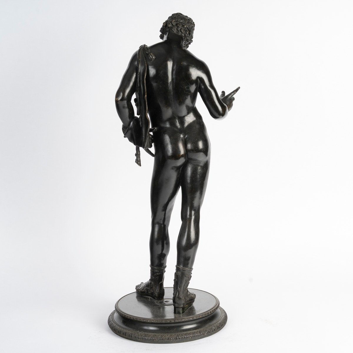 Bronze du grand tour d'après l'Antique, Jeune éphèbe nu représentant Narcisse.-photo-3