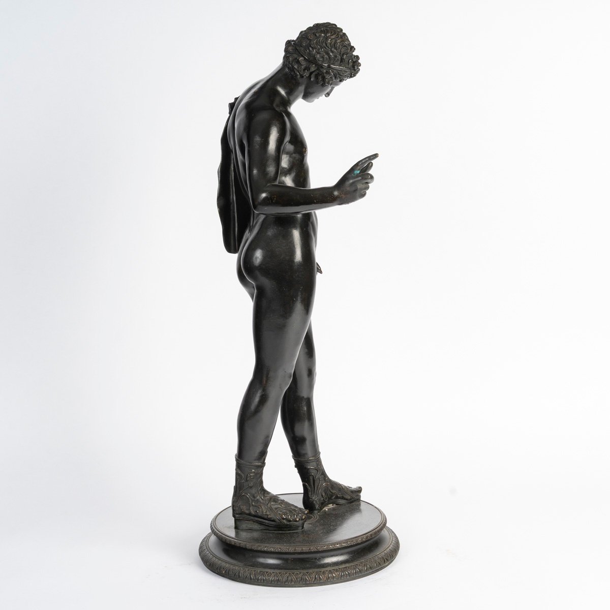 Bronze du grand tour d'après l'Antique, Jeune éphèbe nu représentant Narcisse.-photo-1