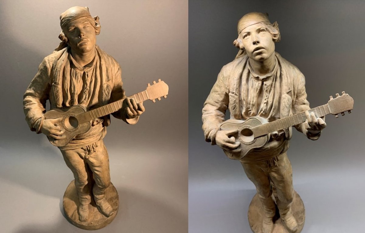 SÈVRES : Sculpture en terre cuite, jeune homme à la guitare, signé V. OMS-photo-3