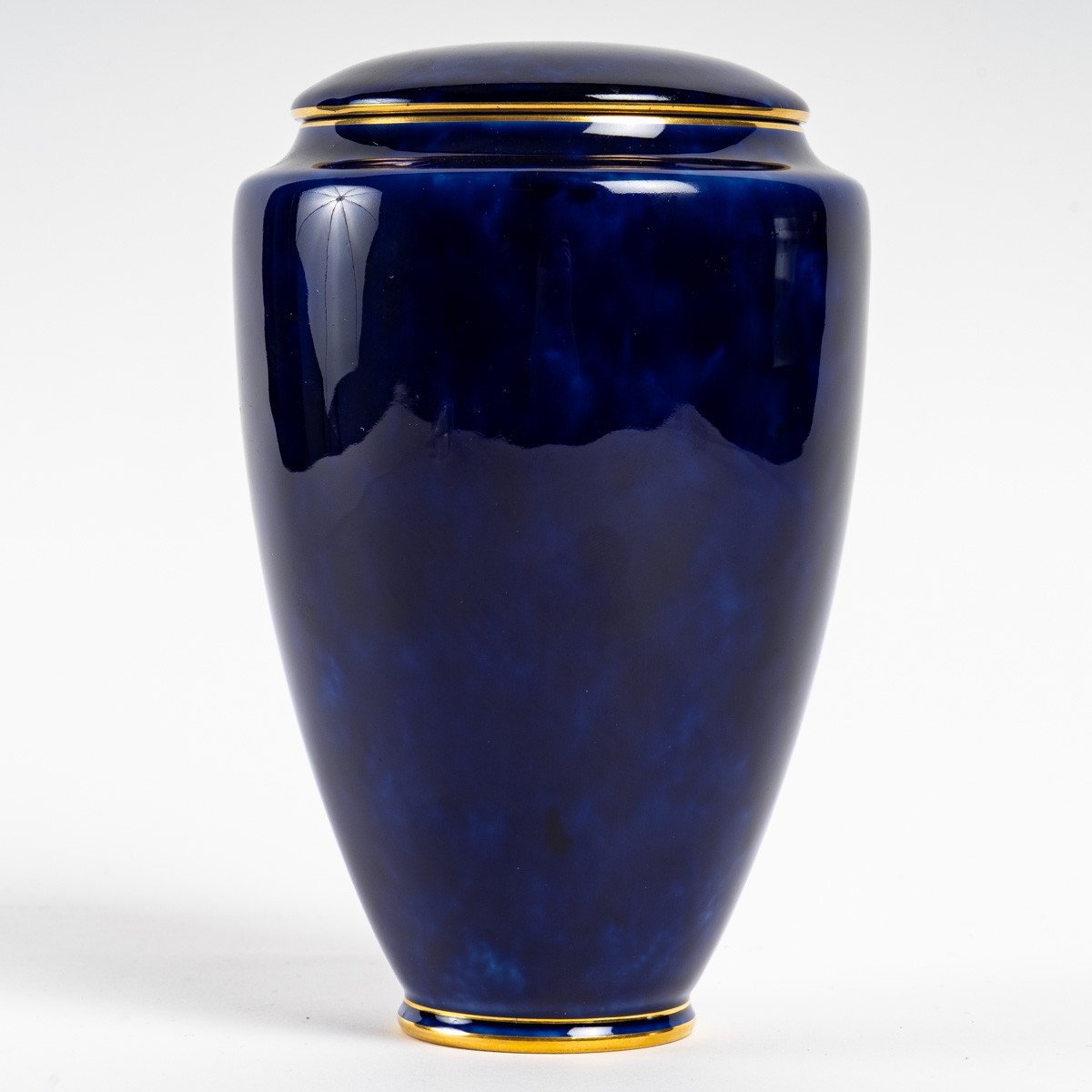 Manufacture Nationale de Sèvres: vase couvert 1901