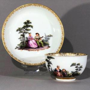 Meissen, Circa 1745. Tasse Au Décor Peint d'Après Watteau