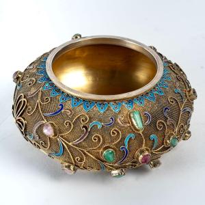 China: Jewel In Filigree Vermeil, Enamels And Set Stones.