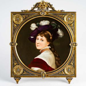 Plat décoratif en porcelaine fine, monté dans un cadre en bronze, NIII