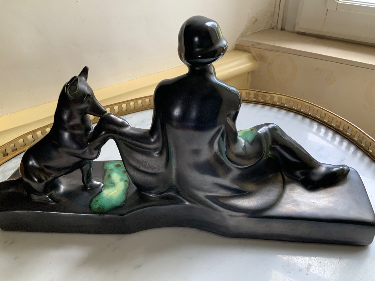 Art Deco Statue The Woman And The Dog.-photo-1