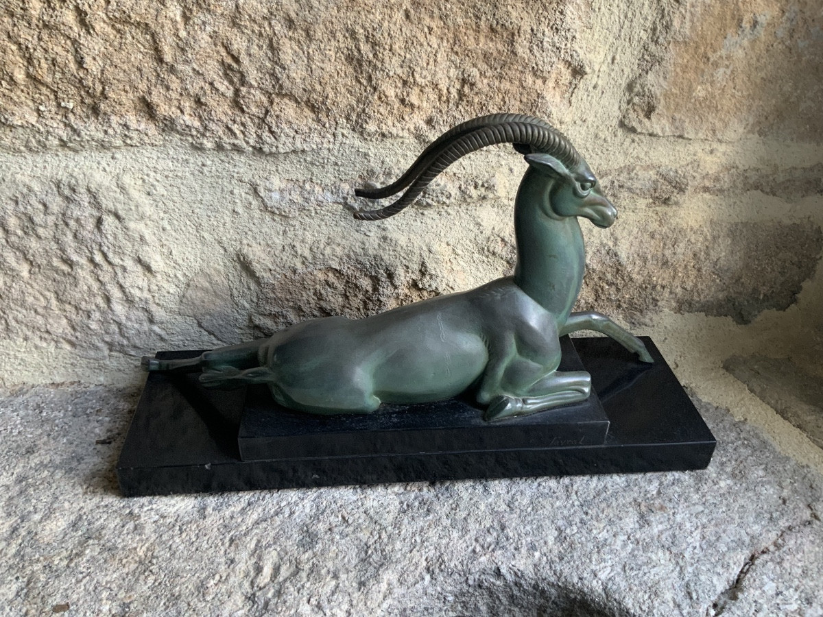 Art Deco Statue Of A Reclining Antelope. Signed Fayral, Pseudonym Of Pierre Le Faguays-photo-4