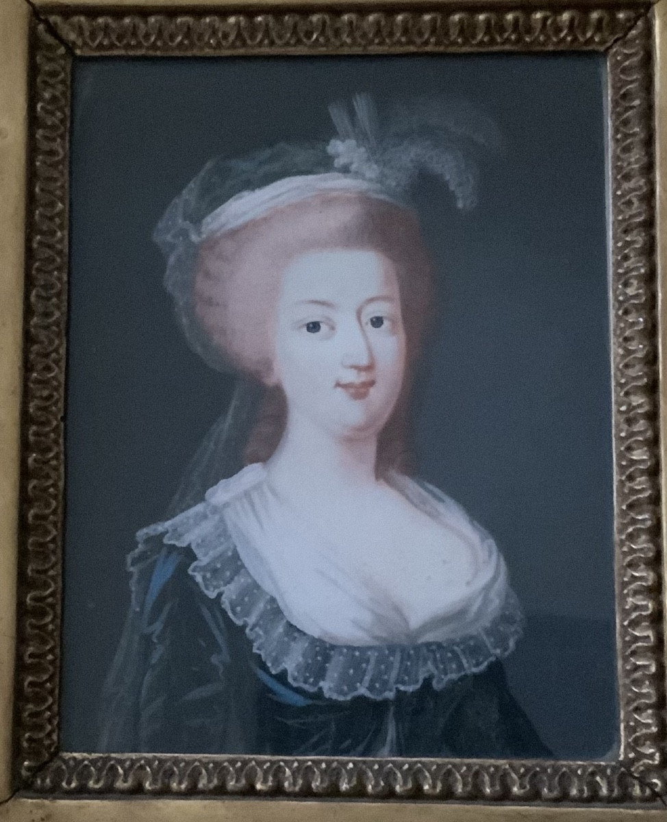 Portraits Of Louis XVI And Marie Antoinette, A Pair Of Late 18th-century Gouache Paintings -photo-3