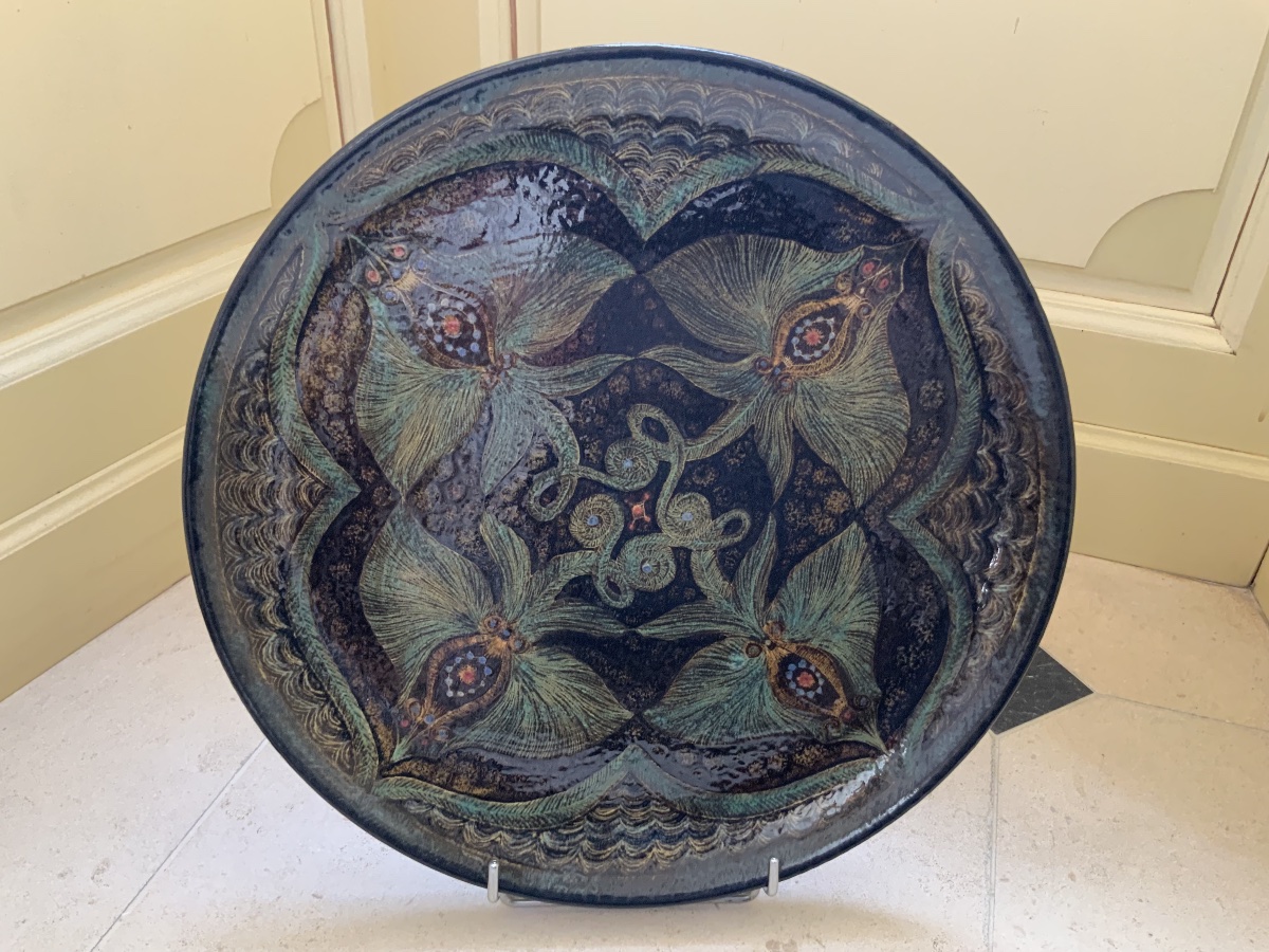 Grand  plat  en  faïence  de Quimper signé  TABURET , 1955