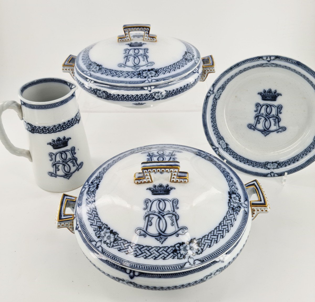 Table Service In English Earthenware, Late 19th Century, Bb Monogram Under Marquis Crown -photo-3