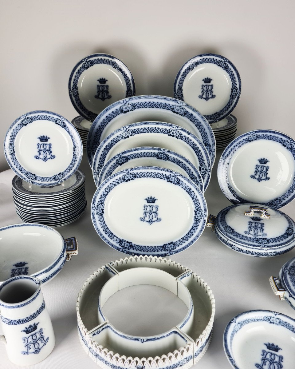 Table Service In English Earthenware, Late 19th Century, Bb Monogram Under Marquis Crown 