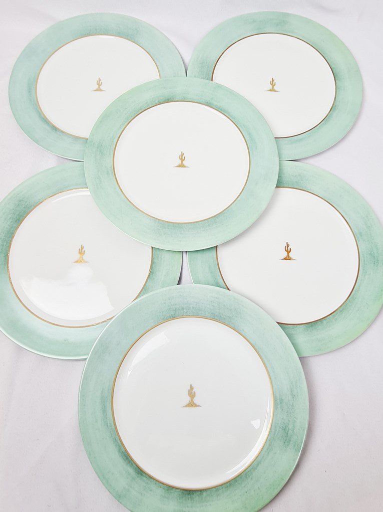 Ensemble d'Assiettes En Porcelaine De Limoges, Maison Daum, Modèle Cactus, 36 Pièces.-photo-3