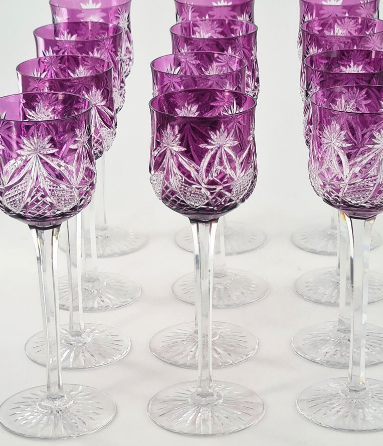 Set Consisting Of 12 Wine Glasses And 2 Amethyst Lined Carafes In Baccarat Crystal, Debu-photo-3