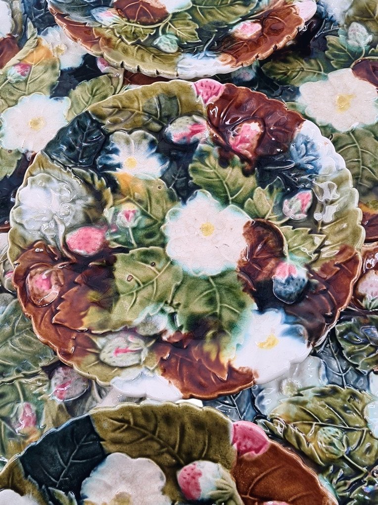 Set Of 12 Dessert Plates In Barbotine, Majolica Decorated With Strawberries And Flowers, Early -photo-1