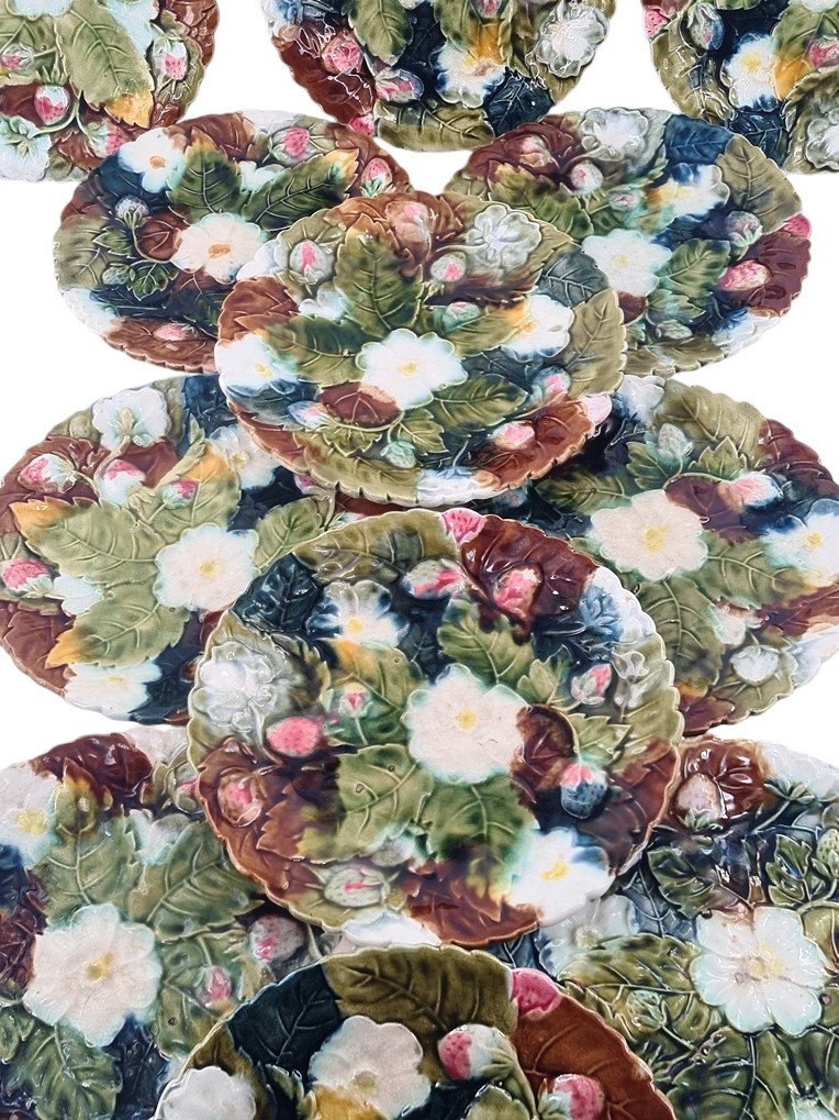 Set Of 12 Dessert Plates In Barbotine, Majolica Decorated With Strawberries And Flowers, Early -photo-4