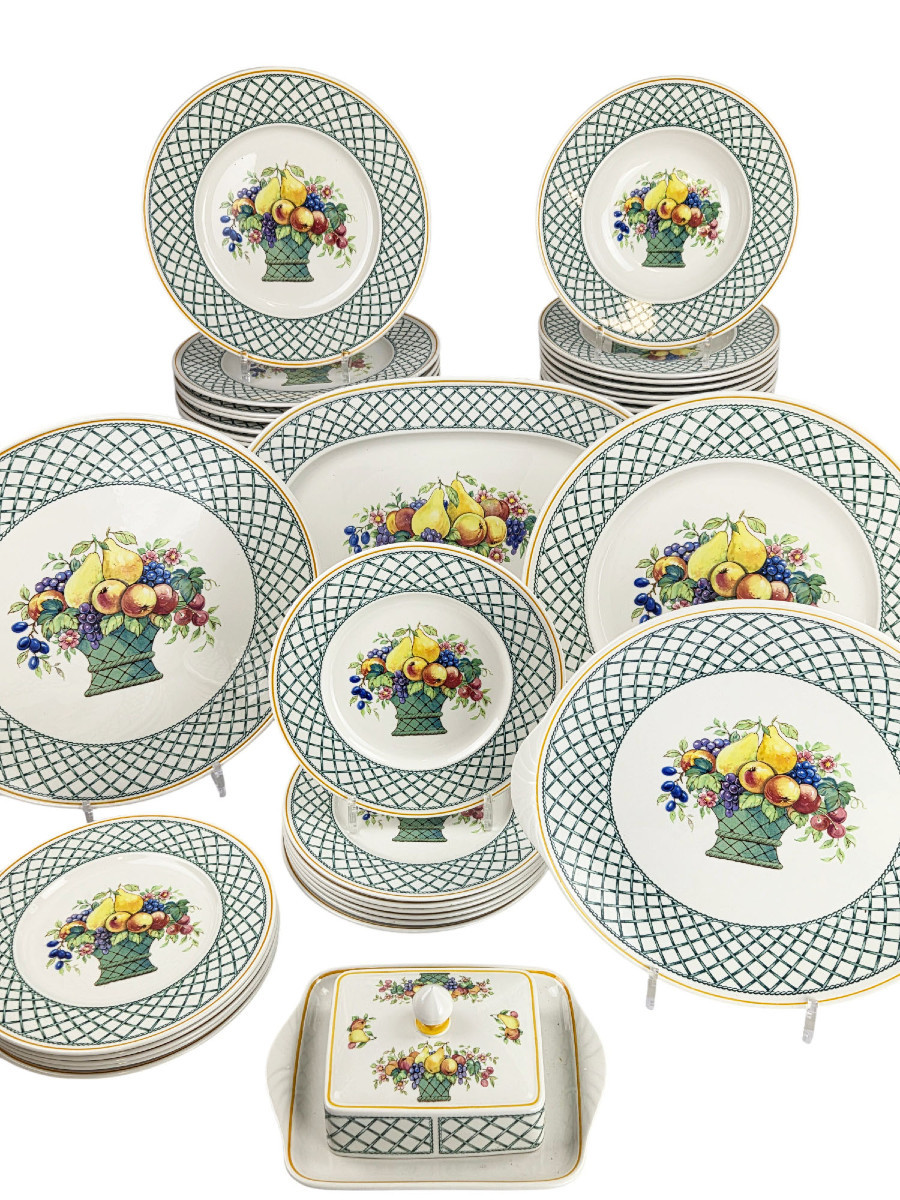 Partie De Service En Vitro-porcelaine De Villeroy Et Boch, Modèle Basket, 41 Pièces.