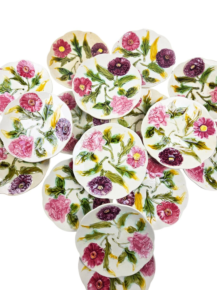 Suite De 8 Assiettes à Dessert En Barbotine à Décor Floral.-photo-1