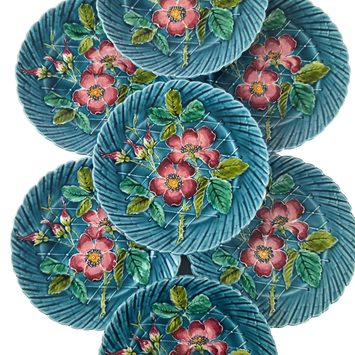 Ensemble de 9 assiettes en barbotine, majolique, Sarreguemines, France, XIX ème.