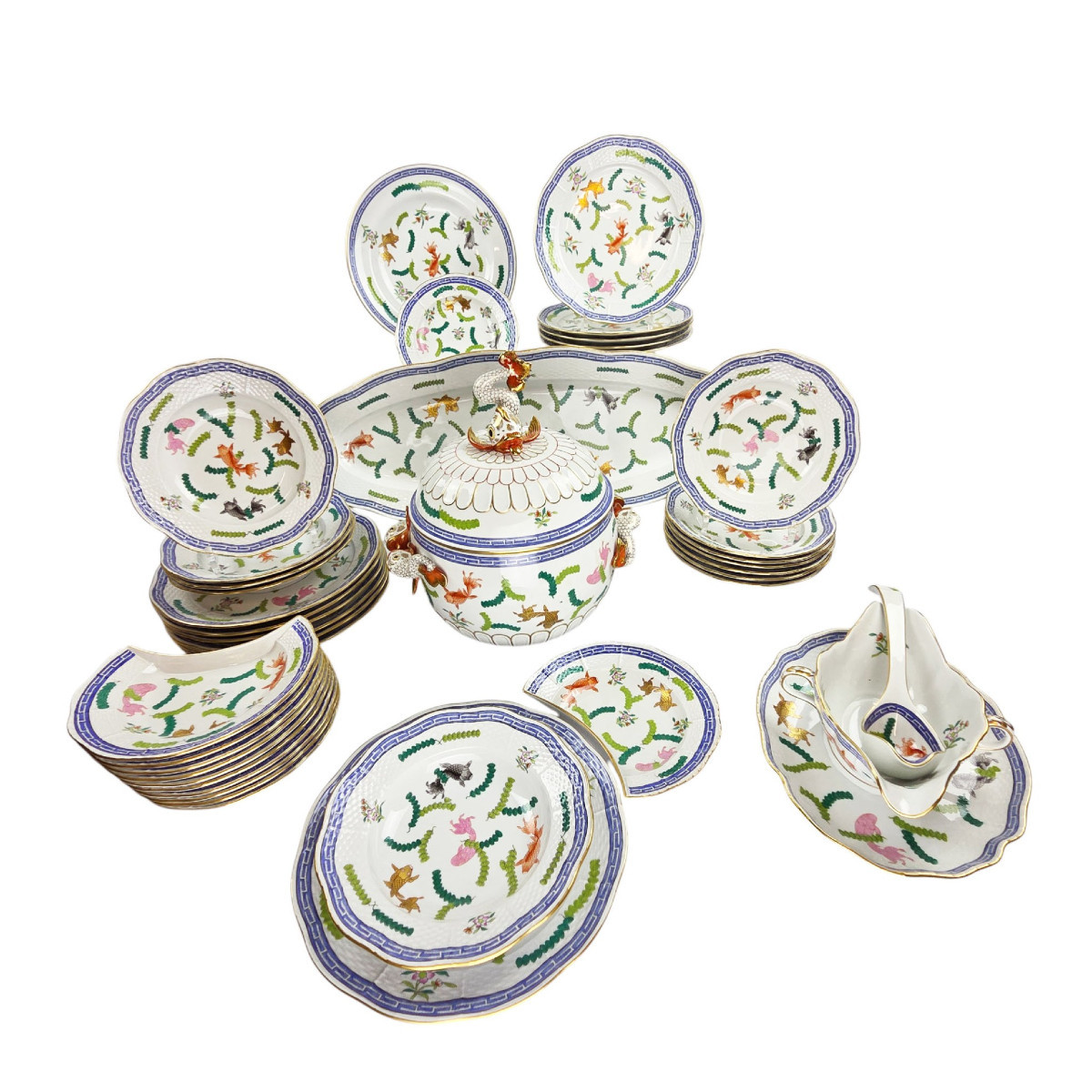 Herend Porcelain Dinner Service, Model “po”, 41 Pieces.