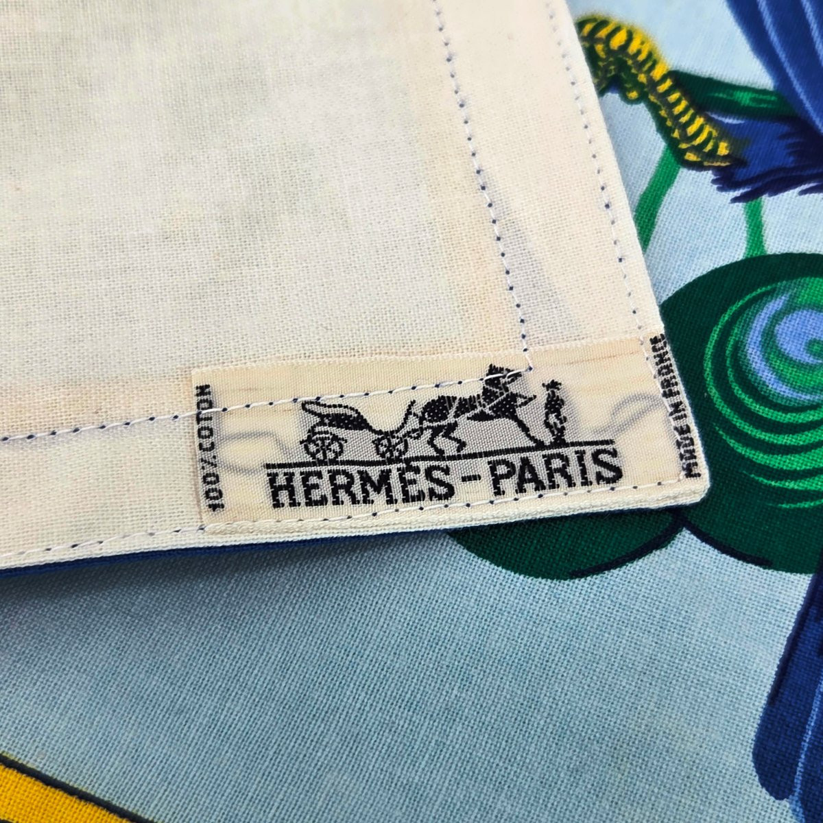 Paire de sets de table et serviettes de table en coton , modèle Toucan, maison Hermès Paris.-photo-2