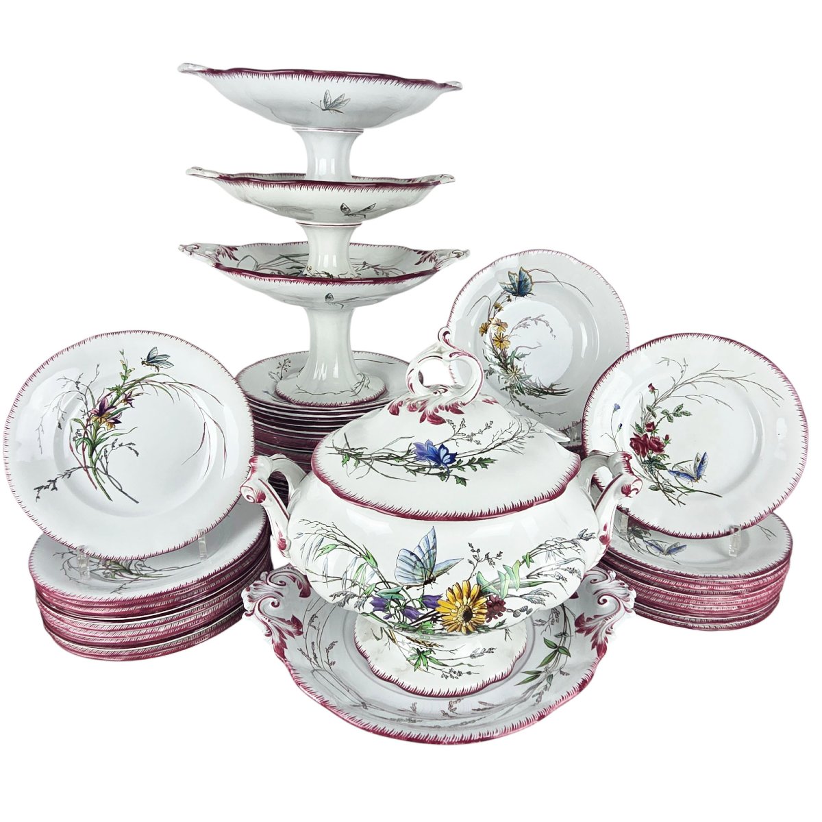 Service de table en faïence de Sarreguemines, modèle Papillon, fin XIX ème, 80 pièces.-photo-2