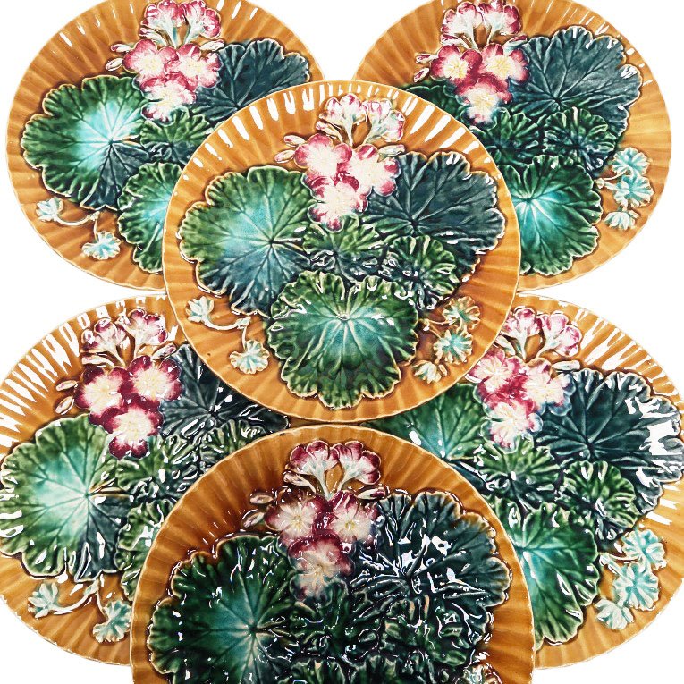 Set Of 7 Slipware Plates, Majolica, Clairefontaine, France, 19th Century.