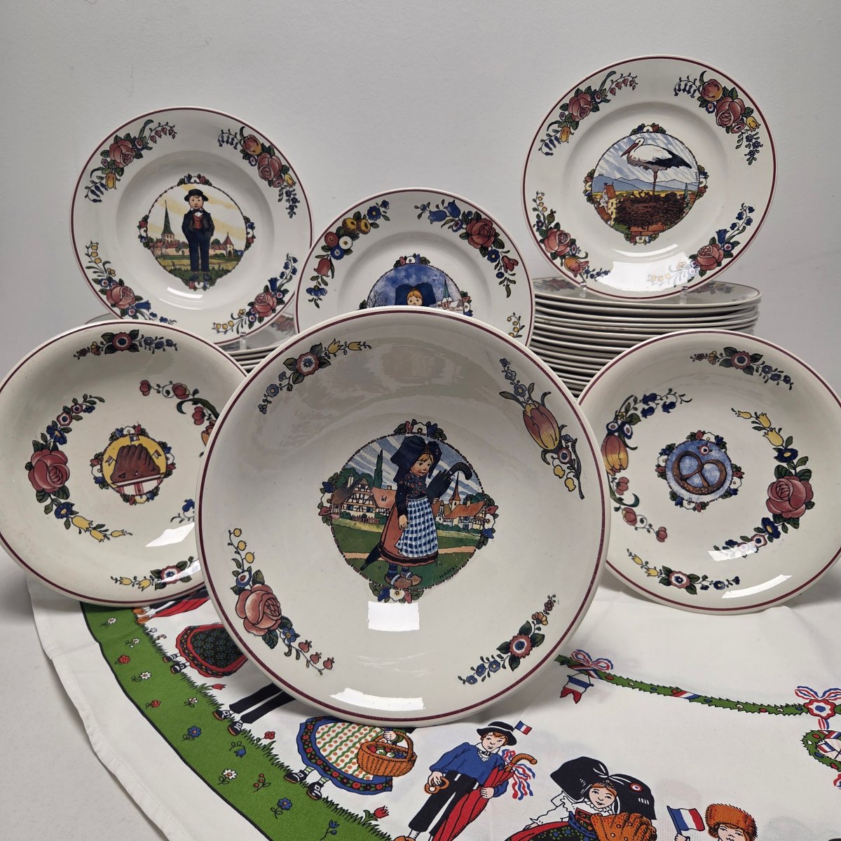 Sarreguemines Earthenware Dinner Service, “annales” Model, 52-piece Set.-photo-2