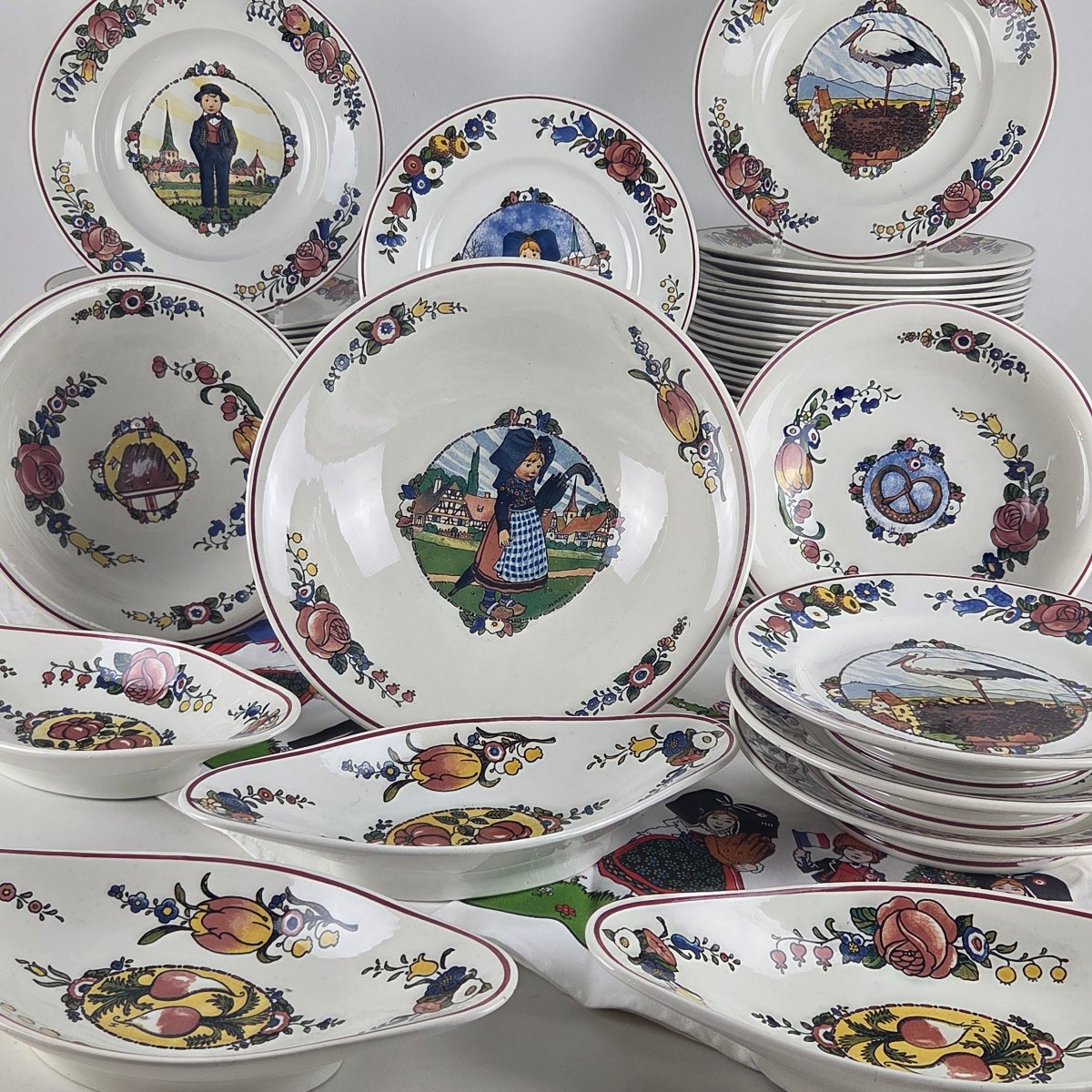 Sarreguemines Earthenware Dinner Service, “annales” Model, 52-piece Set.-photo-3
