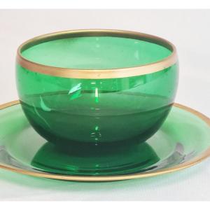 Set Of 16 Green Crystal Bowls And Plates With Large Gold Fillet, Late 19th Century.