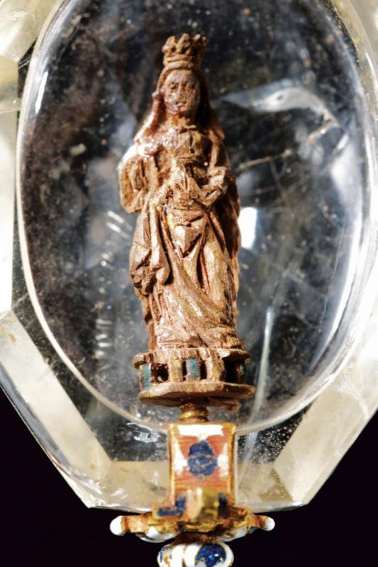 Pendentif en cristal de roche, or et émaux polychromes. Espagne XVIIᵉ siècle-photo-4