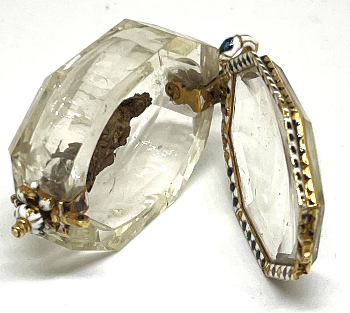 Pendentif en cristal de roche, or et émaux polychromes. Espagne XVIIᵉ siècle-photo-3