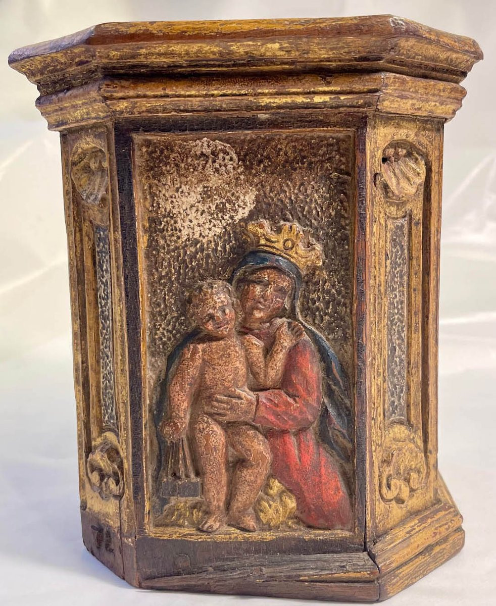 Aumônièr en bois sculpté et polychrome, Toscane seconde moitié du XVIIe siècle.-photo-2