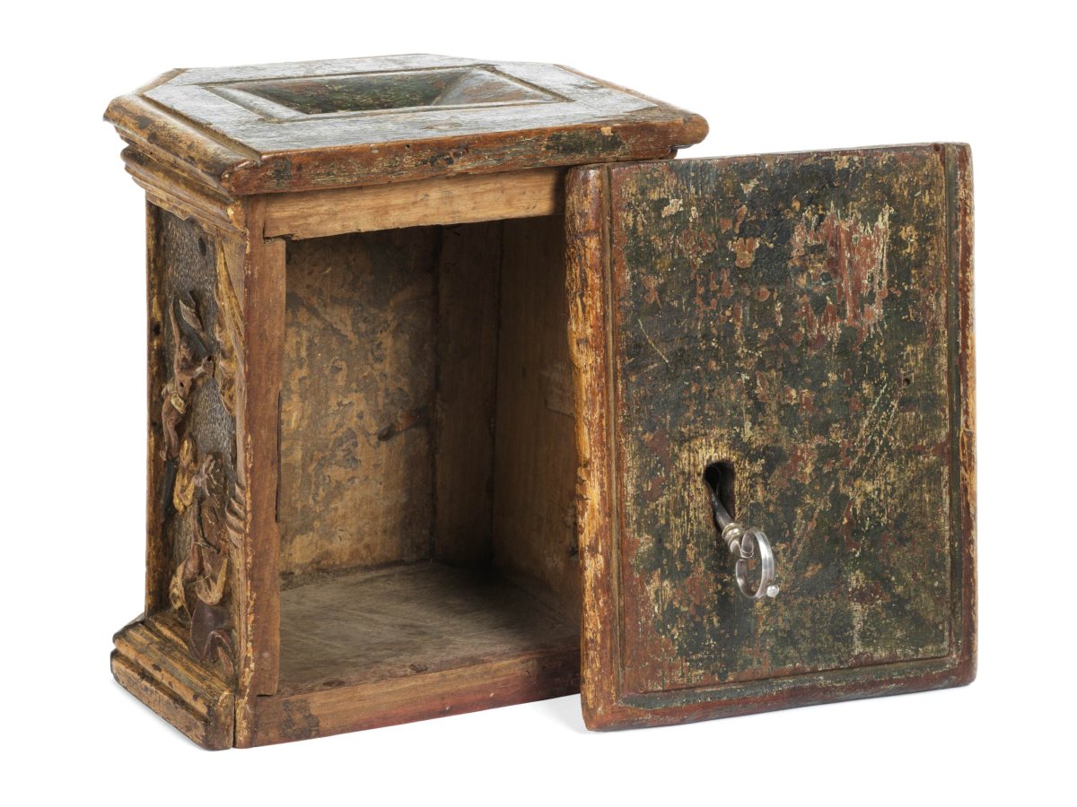 Aumônièr en bois sculpté et polychrome, Toscane seconde moitié du XVIIe siècle.-photo-3