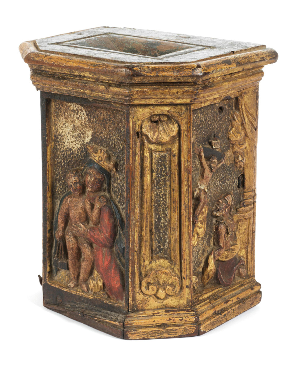 Aumônièr en bois sculpté et polychrome, Toscane seconde moitié du XVIIe siècle.