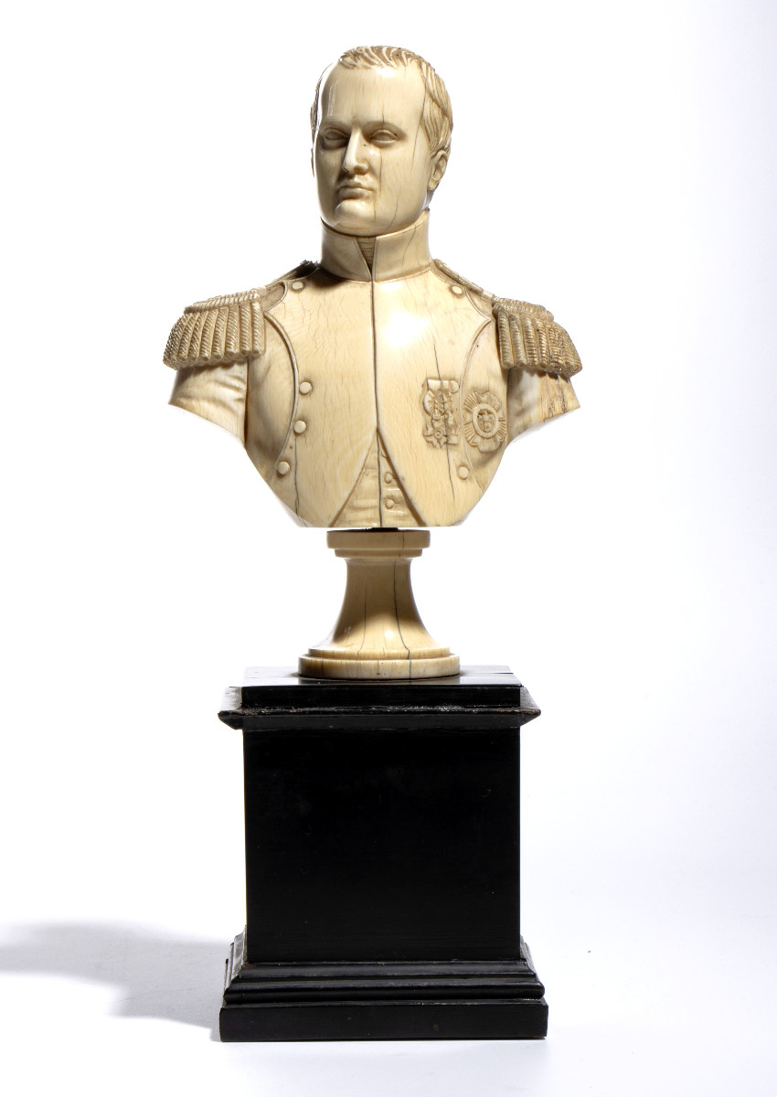 Buste en ivoire représentant Napoléon Bonaparte, XIXème