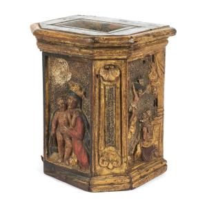 Aumônièr en bois sculpté et polychrome, Toscane seconde moitié du XVIIe siècle.