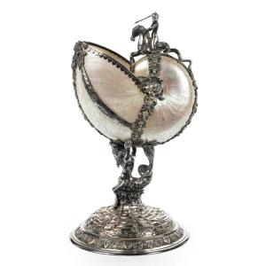 Large Bowl Made Of Engraved Nautilus Shell And Chased Silver, With Mythological Motifs, 19th-century Holland