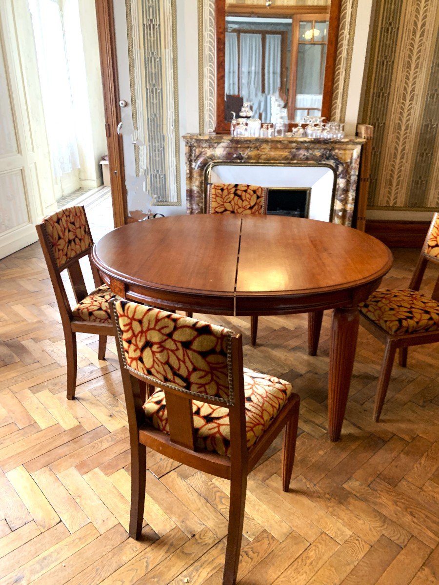 Oval Table 